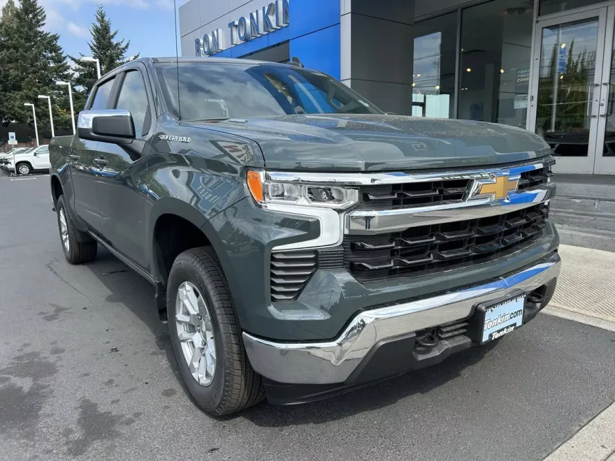 2025 Chevrolet Silverado 1500 LT photo 1