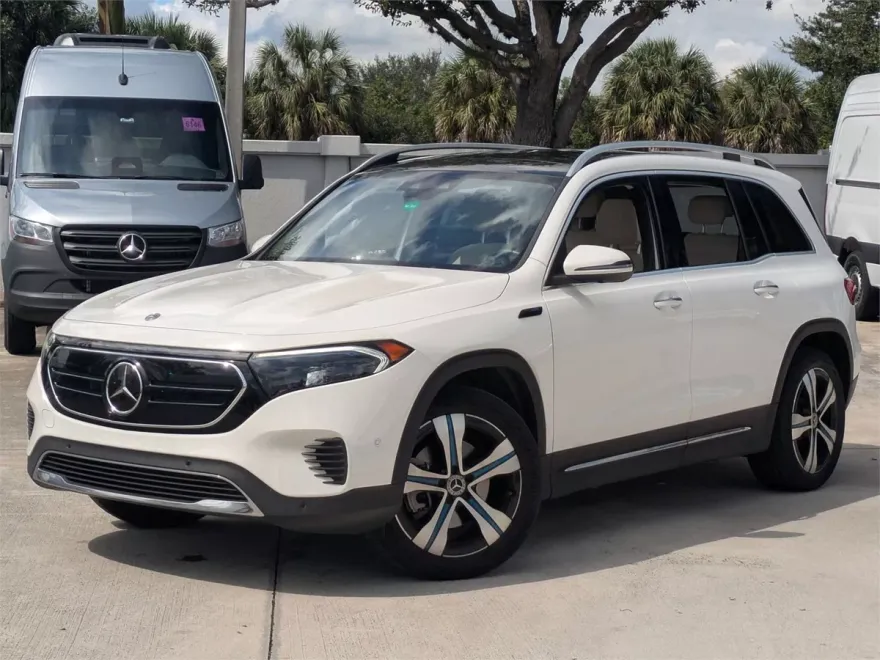 2023 Mercedes Benz EQB 350 4MATIC photo 1