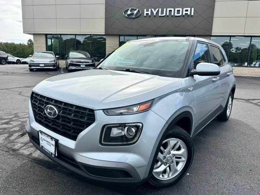 2023 Hyundai Venue SE photo 1