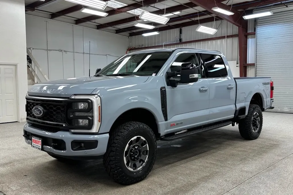 2024 Ford F-250 Lariat photo 1