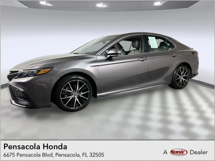 2023 Toyota Camry SE photo 1