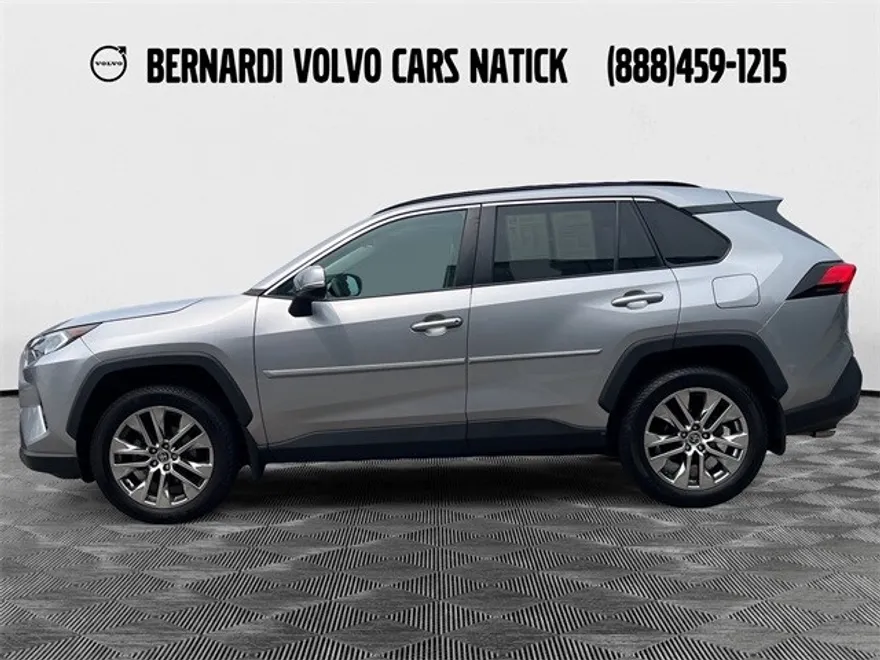 2021 Toyota RAV4 XLE Premium photo 1