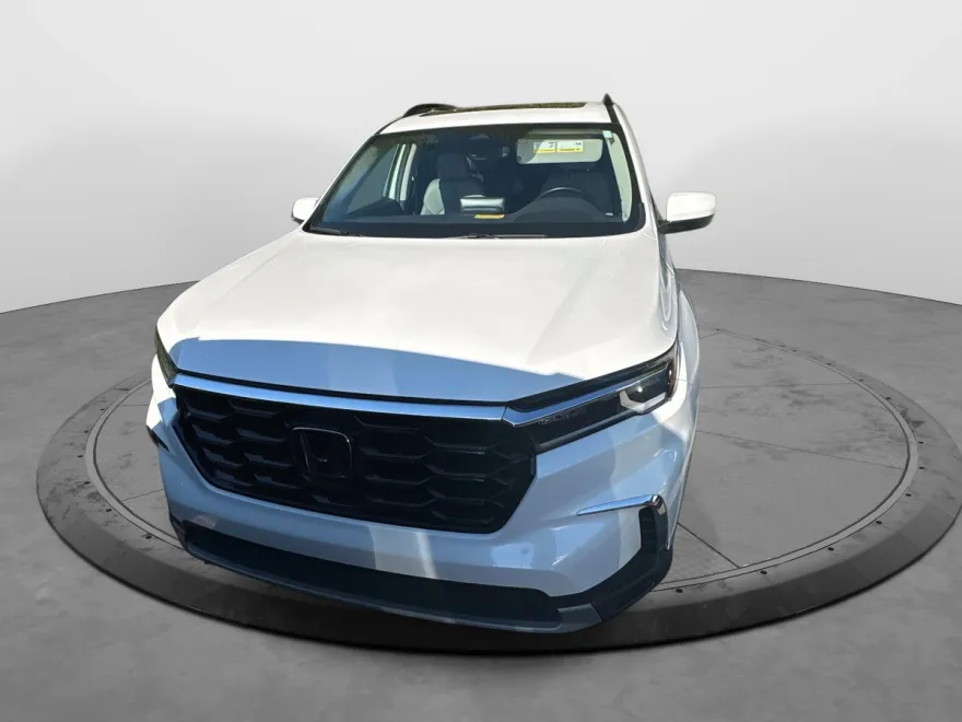 2023 Honda Pilot Touring photo 1