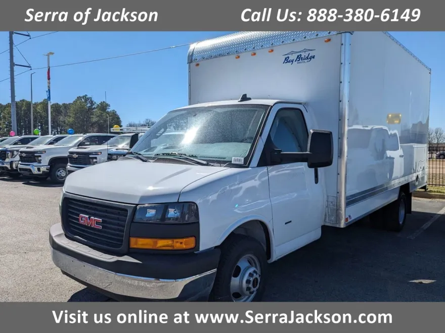 2025 Gmc Savana 3500 Cutaway photo 1