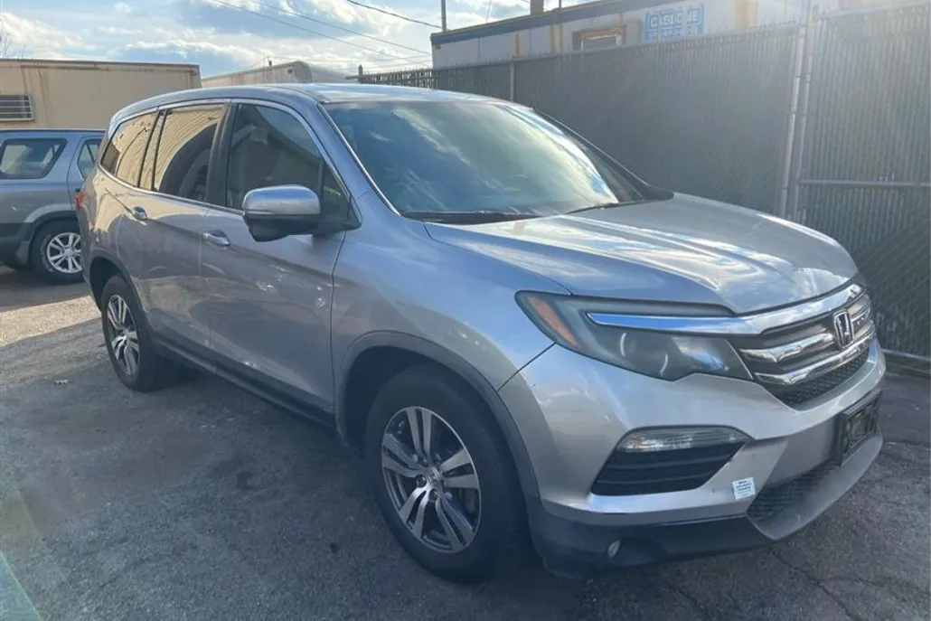 2016 Honda Pilot EX-L photo 1