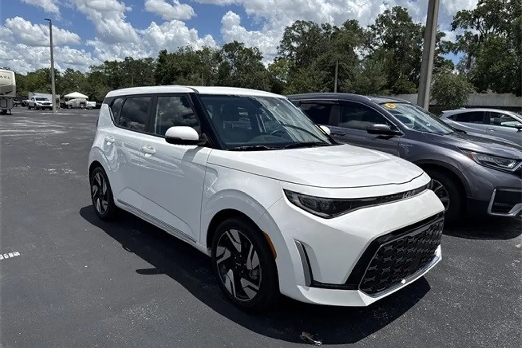 2025 Kia Soul GT-Line photo 1
