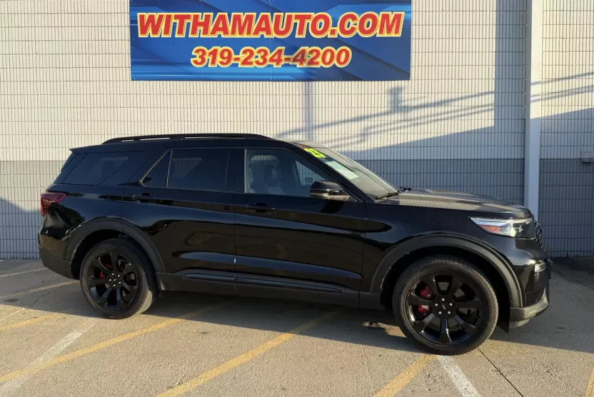2023 Ford Explorer ST photo 1
