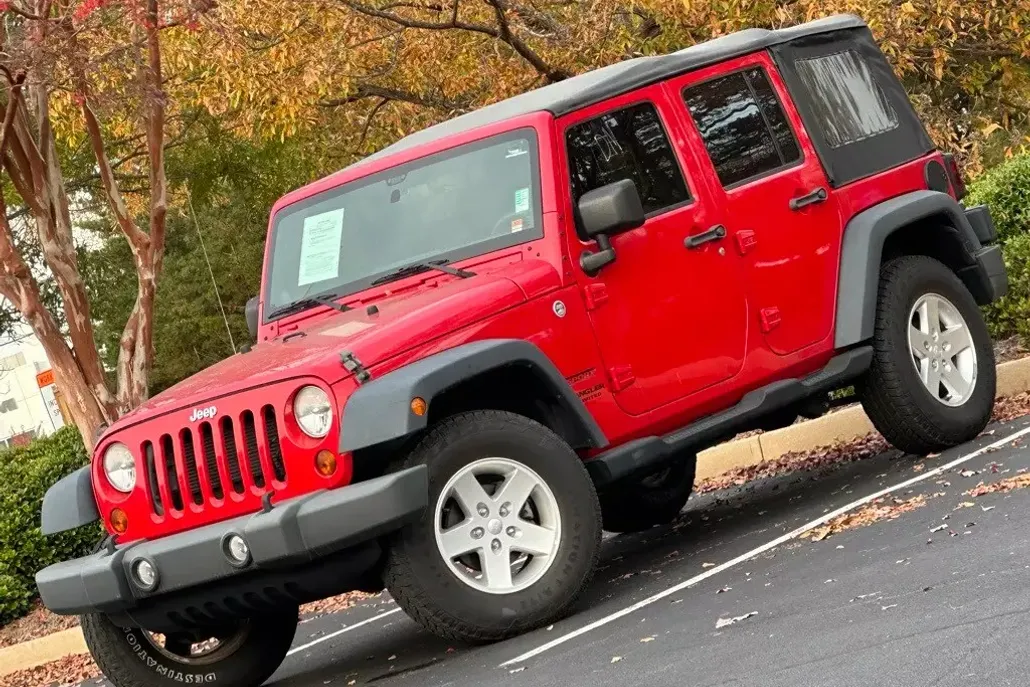 2013 Jeep Wrangler Unlimited Sport photo 1