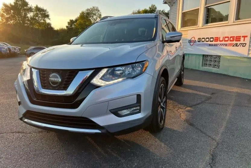 2020 Nissan Rogue SL photo 1