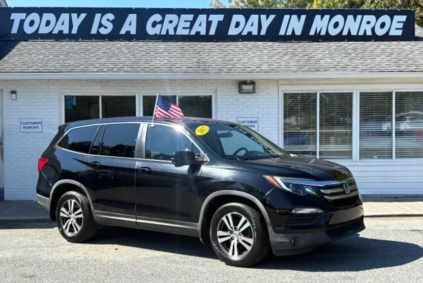 2017 Honda Pilot EX Sport photo 1