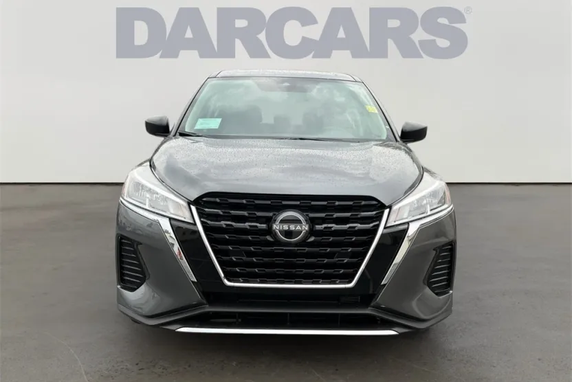 2025 Nissan Kicks Play S photo 1