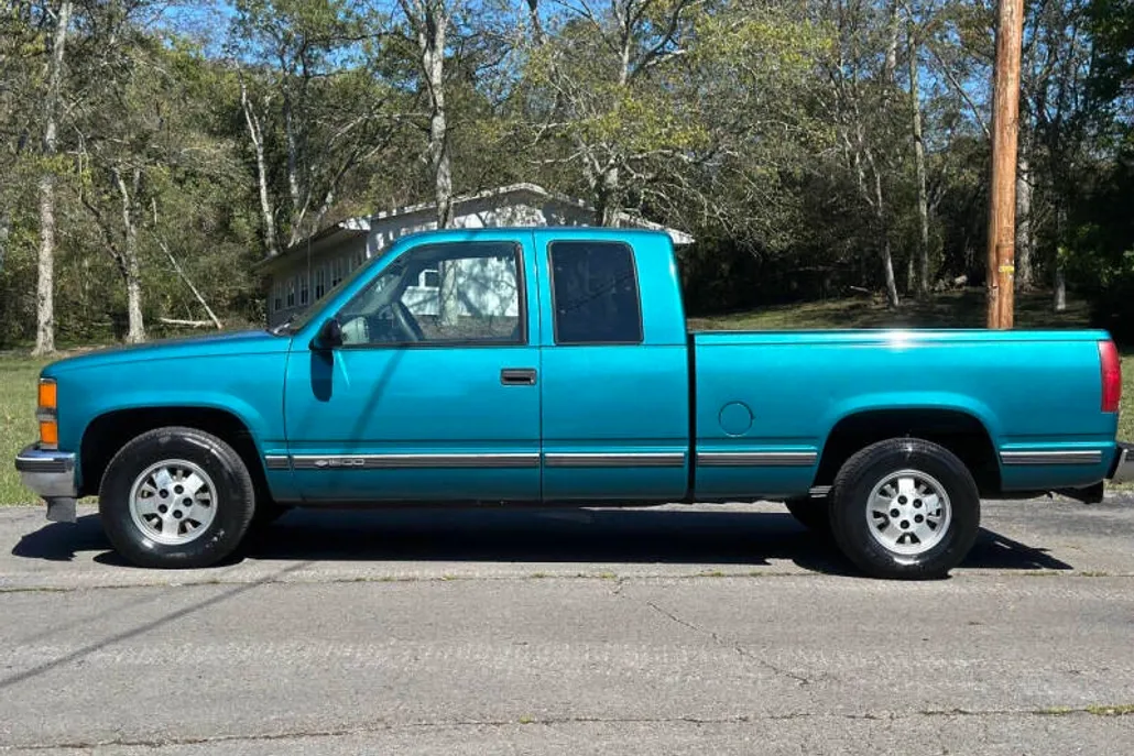 1995 Chevrolet Silverado photo 1