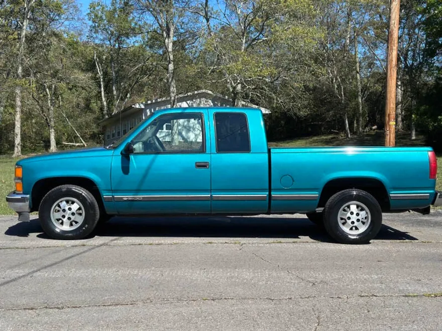 1995 Chevrolet Silverado photo 1