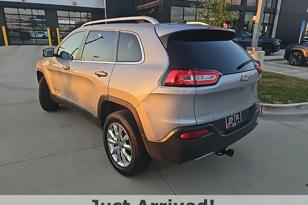 2017 Jeep Cherokee Limited photo 1