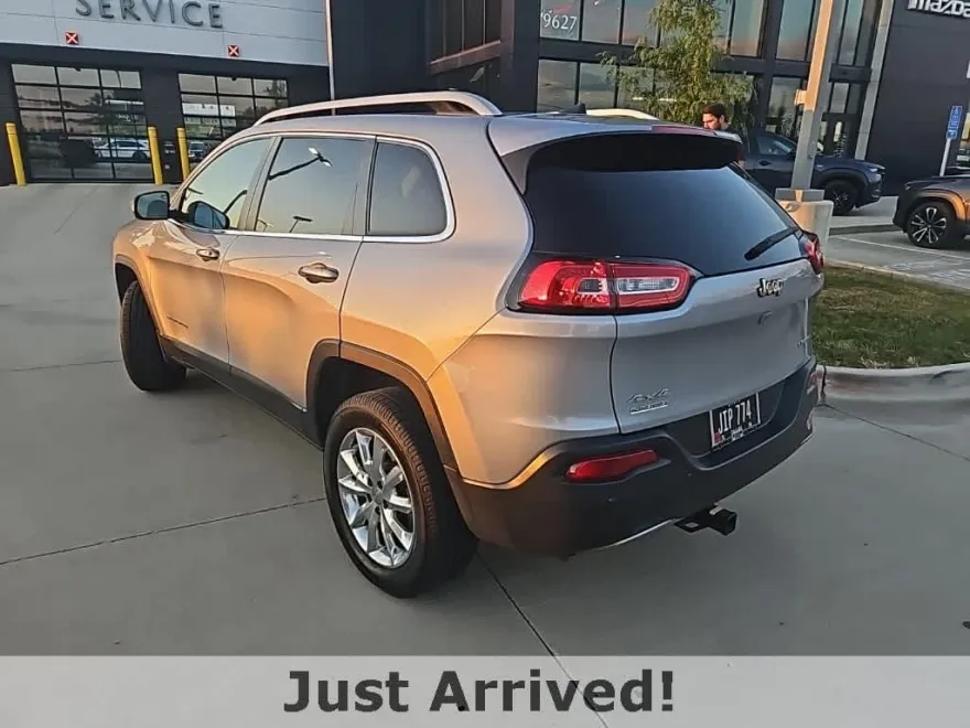 2017 Jeep Cherokee Limited photo 1