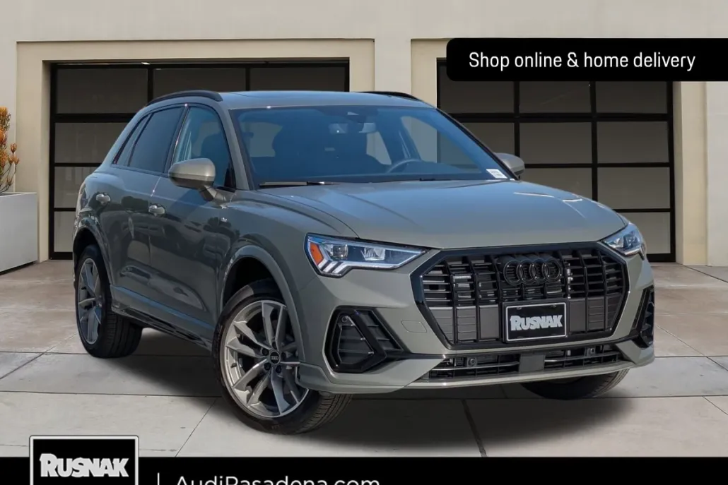 2025 Audi Q3 45 TFSI S line Premium photo 1