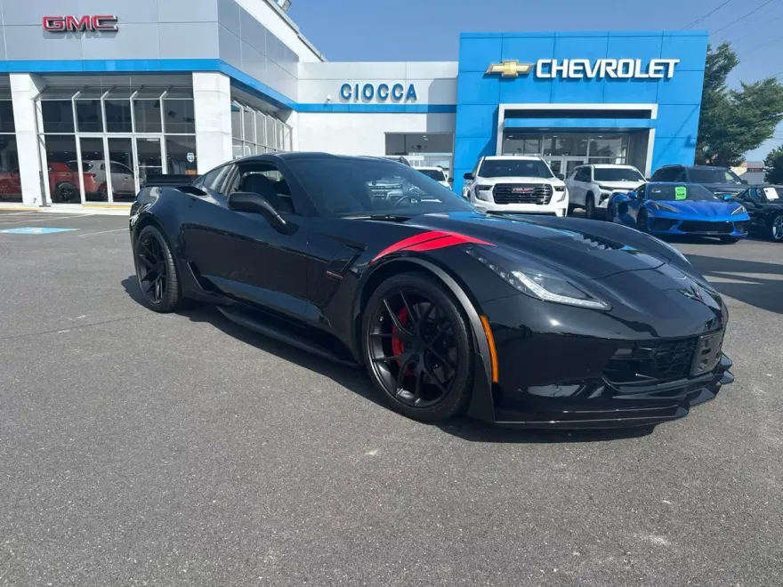 2017 Chevrolet Corvette Grand Sport 2LT photo 1