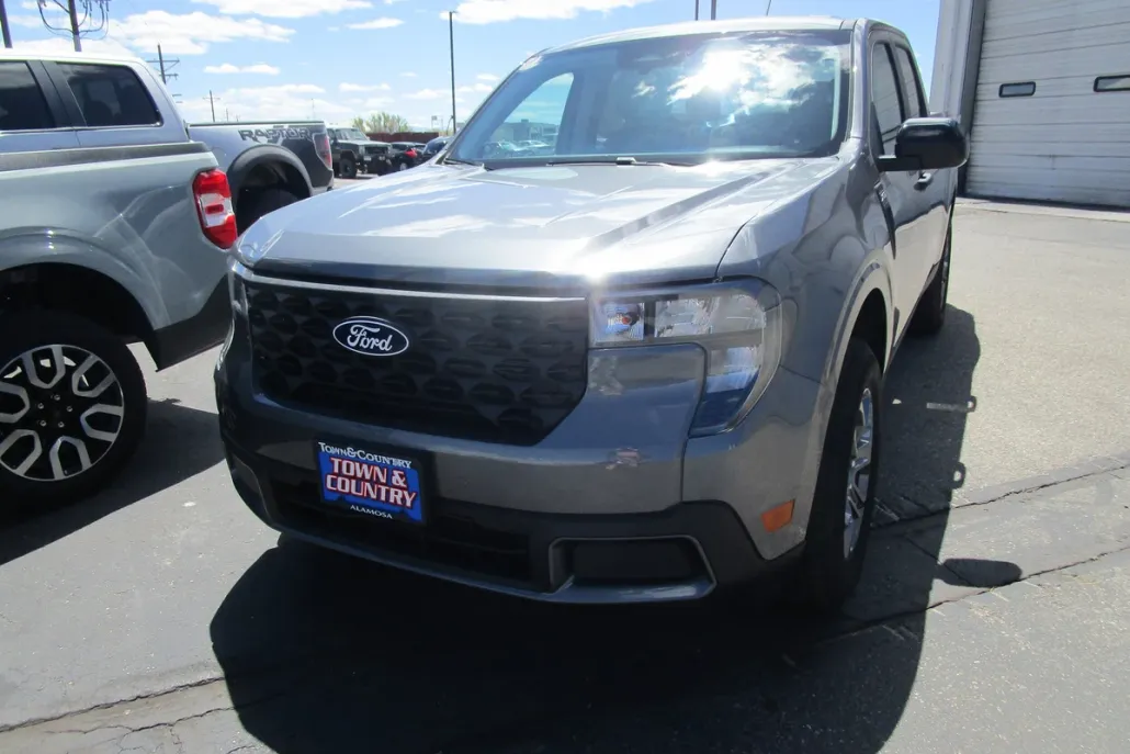 2025 Ford Maverick XLT photo 1