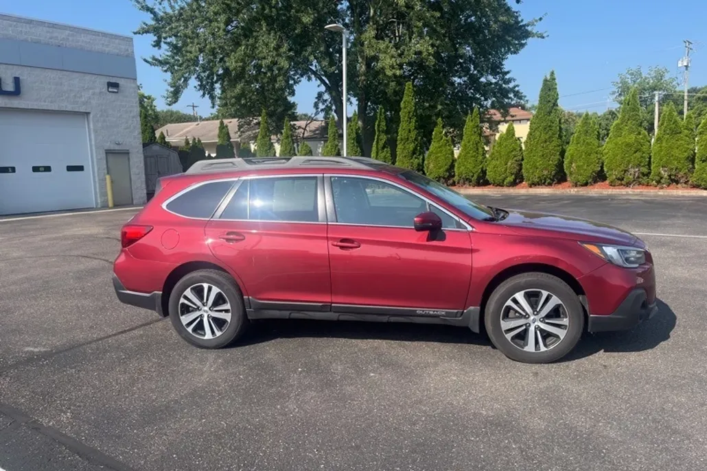 2018 Subaru Outback 2.5i photo 1
