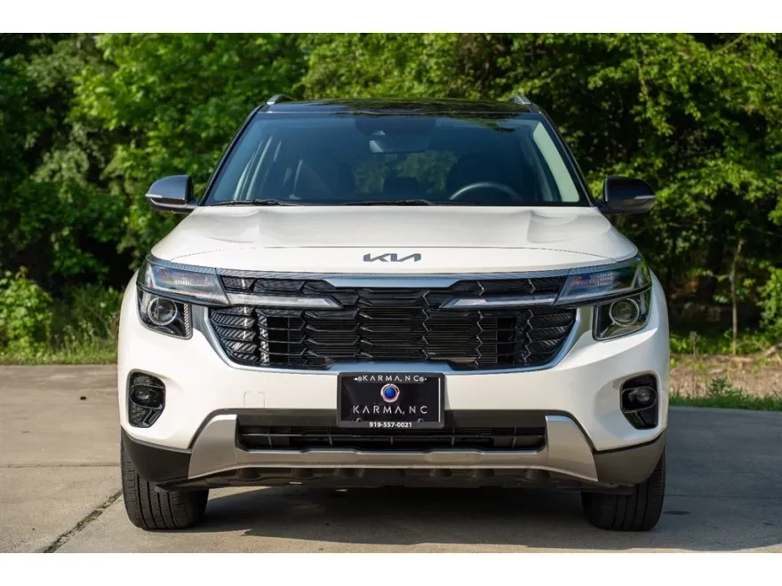 2024 Kia Seltos S photo 2