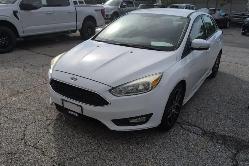 2015 Ford Focus SE photo 1