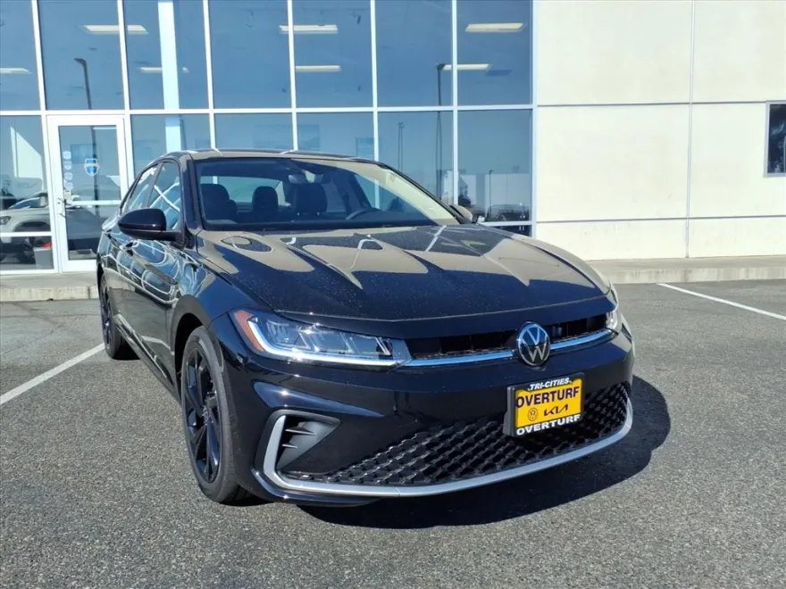 2025 Volkswagen Jetta SE photo 1