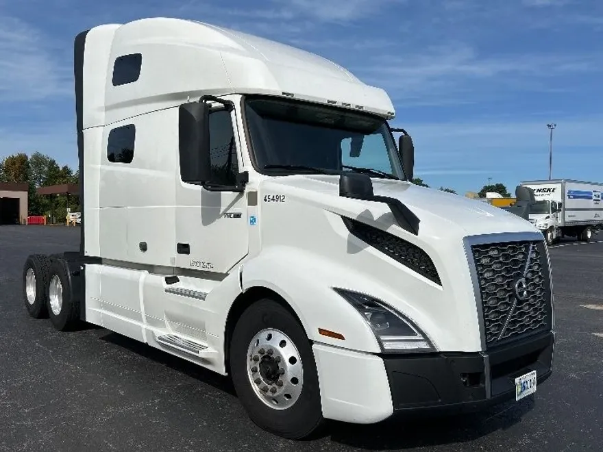 2022 Volvo Truck VNL photo 1