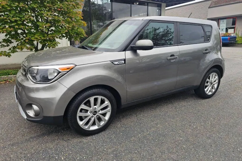 2017 Kia Soul Plus photo 1