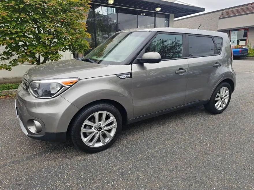 2017 Kia Soul Plus photo 1