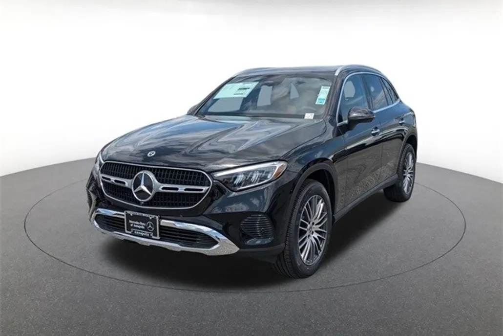 2025 Mercedes Benz GLC 300 4MATIC photo 1