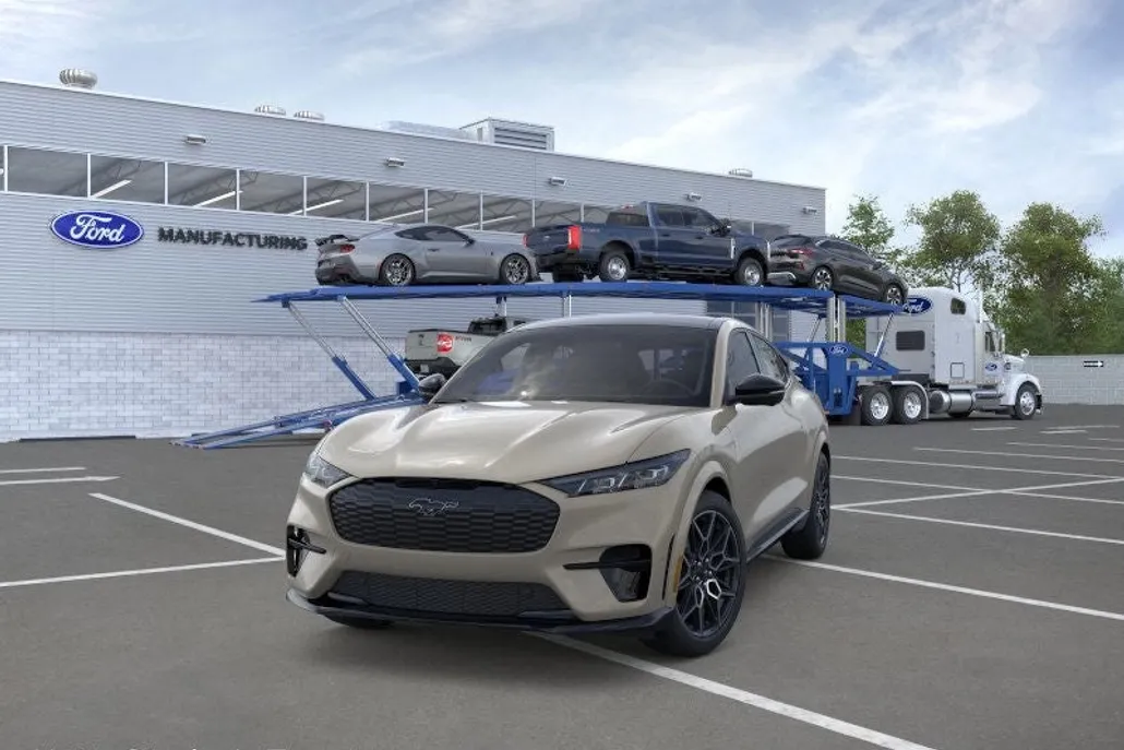 2025 Ford Mustang Mach-E GT photo 1