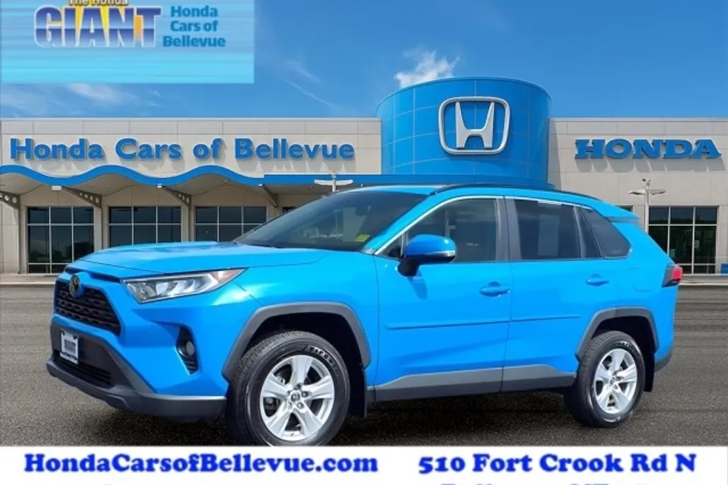 2019 Toyota RAV4 XLE photo 1