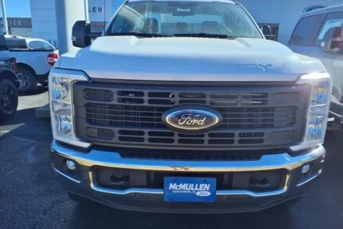 2025 Ford F-250 photo 2