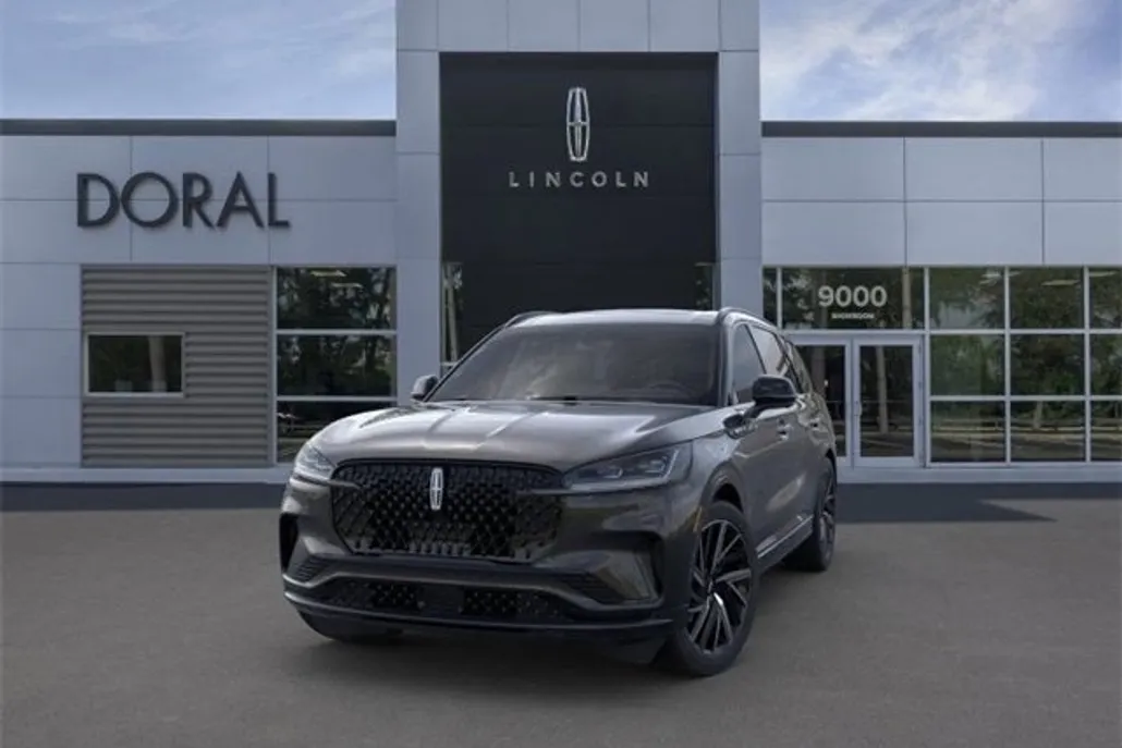 2025 Lincoln Aviator Black Label photo 1