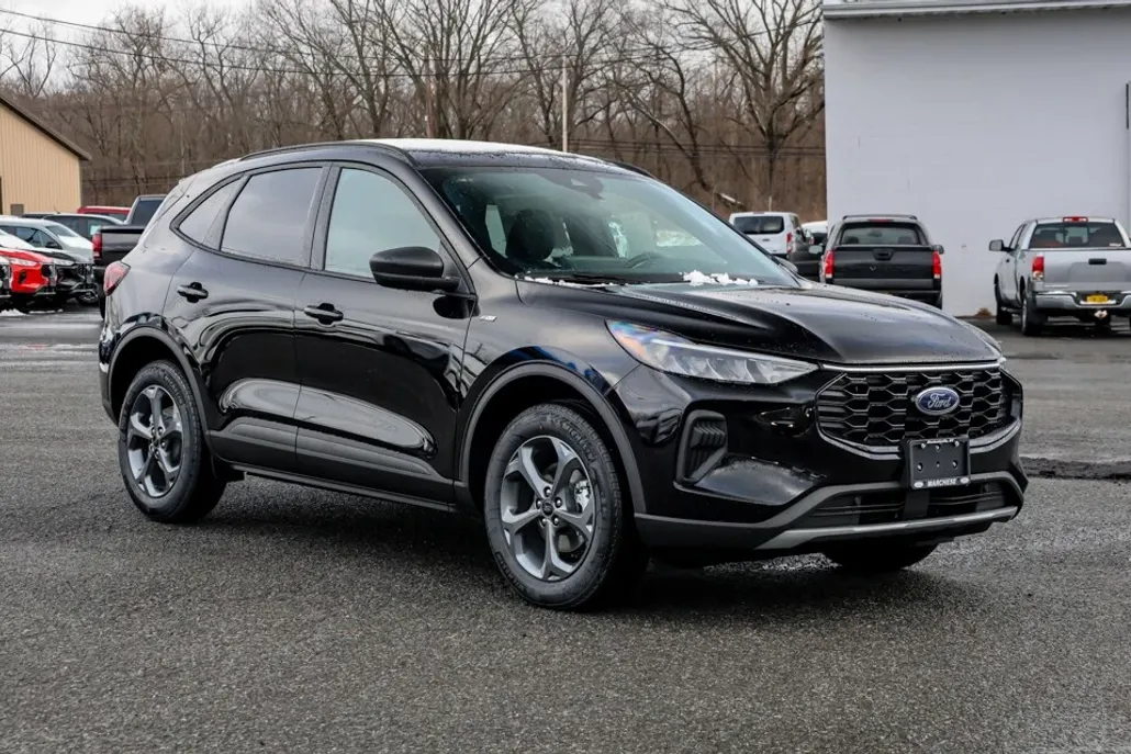 2025 Ford Escape ST-Line photo 1