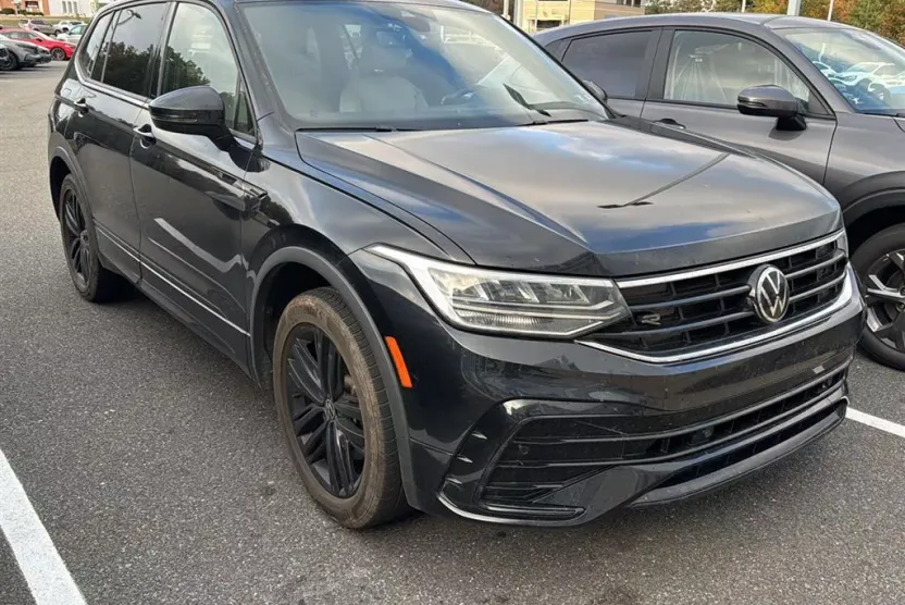 2022 Volkswagen Tiguan SE R-Line Black photo 1