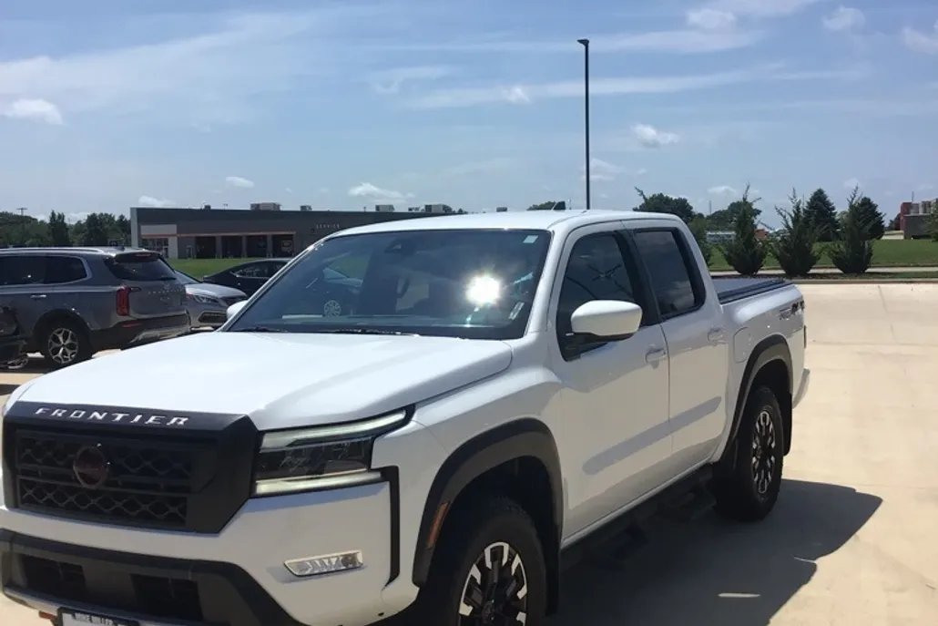 2023 Nissan Frontier Crew Cab PRO-4X photo 1