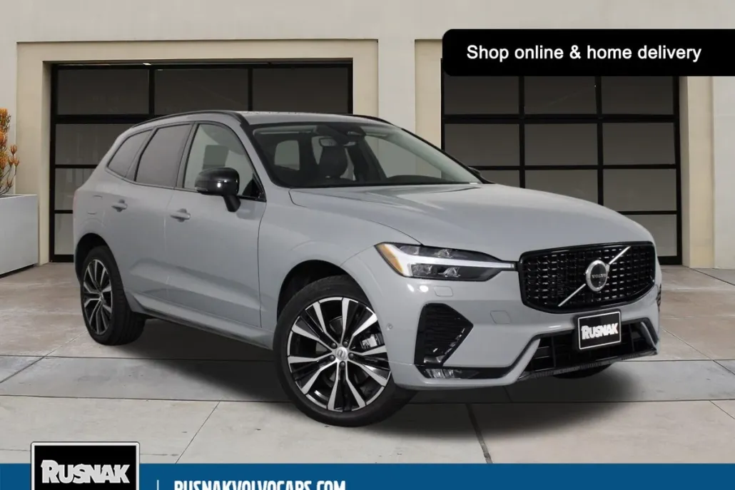 2025 Volvo XC60 B5 Plus photo 1