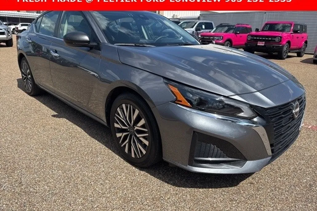 2024 Nissan Altima 2.5 SV photo 1