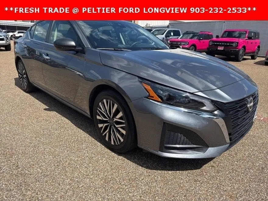 2024 Nissan Altima 2.5 SV photo 1