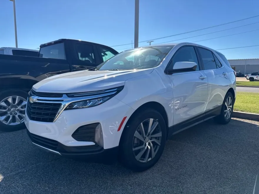 2022 Chevrolet Equinox LT photo 1