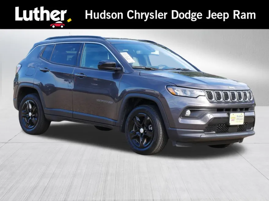 2024 Jeep Compass Latitude photo 1