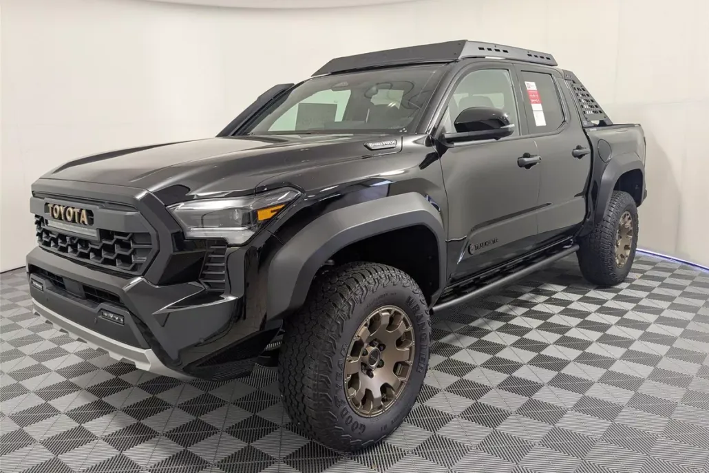2025 Toyota Tacoma Trailhunter photo 1