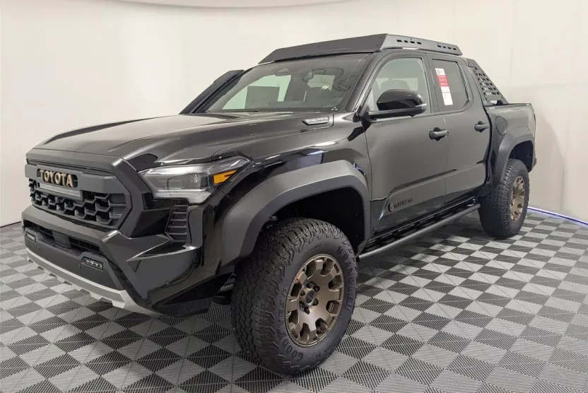 2025 Toyota Tacoma Trailhunter photo 1