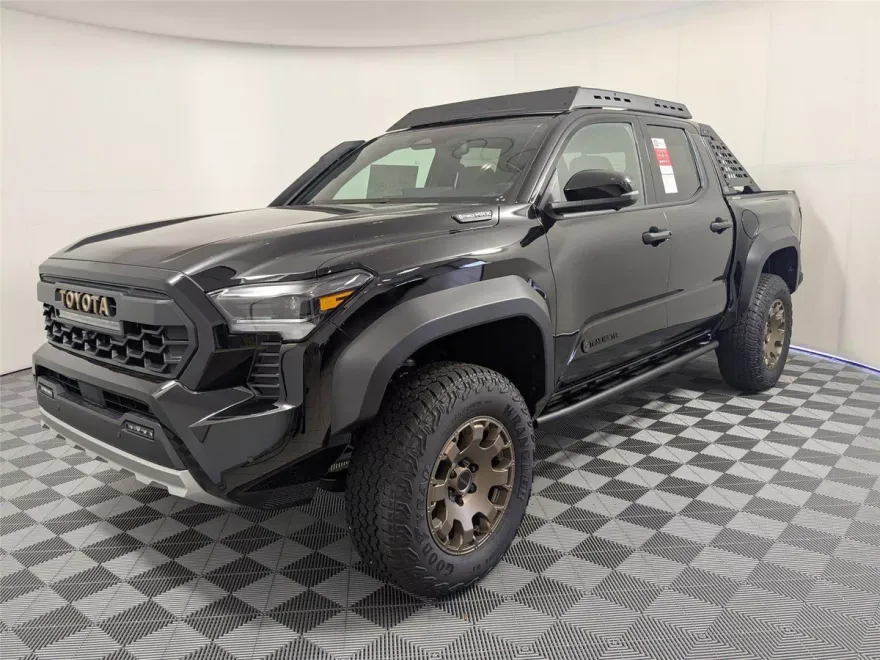 2025 Toyota Tacoma Trailhunter photo 1