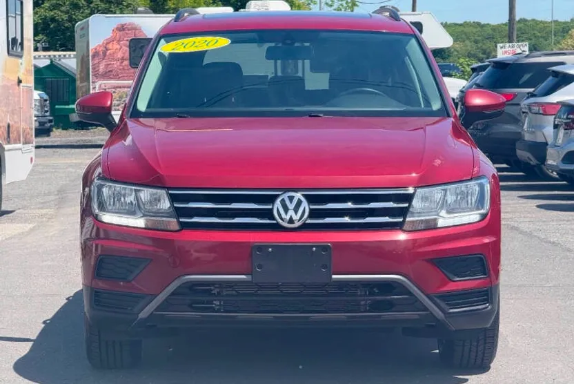 2020 Volkswagen Tiguan SE photo 1