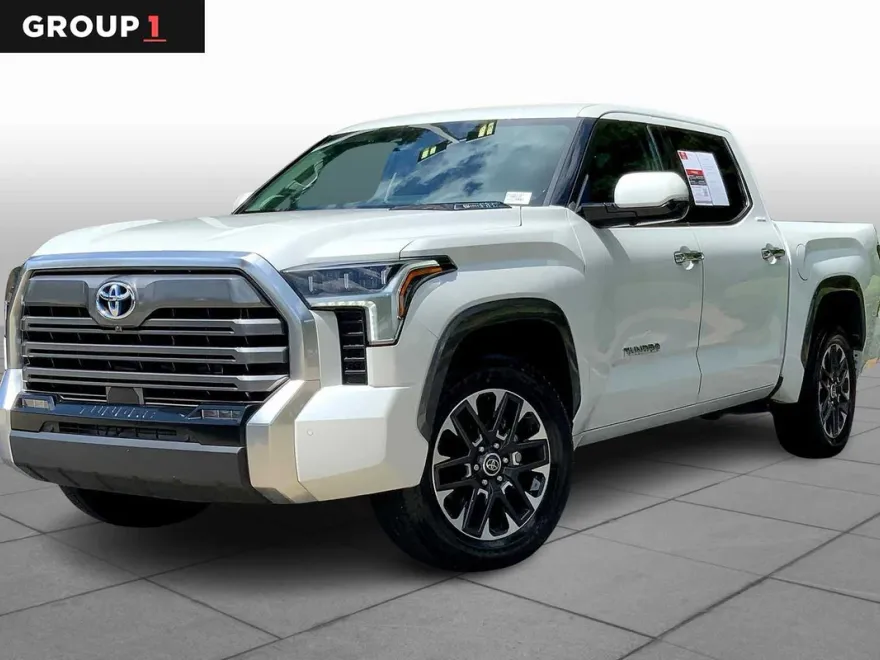 2023 Toyota Tundra Limited CrewMax photo 1