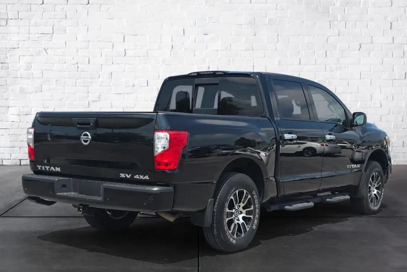 2021 Nissan Titan Crew Cab SV photo 1