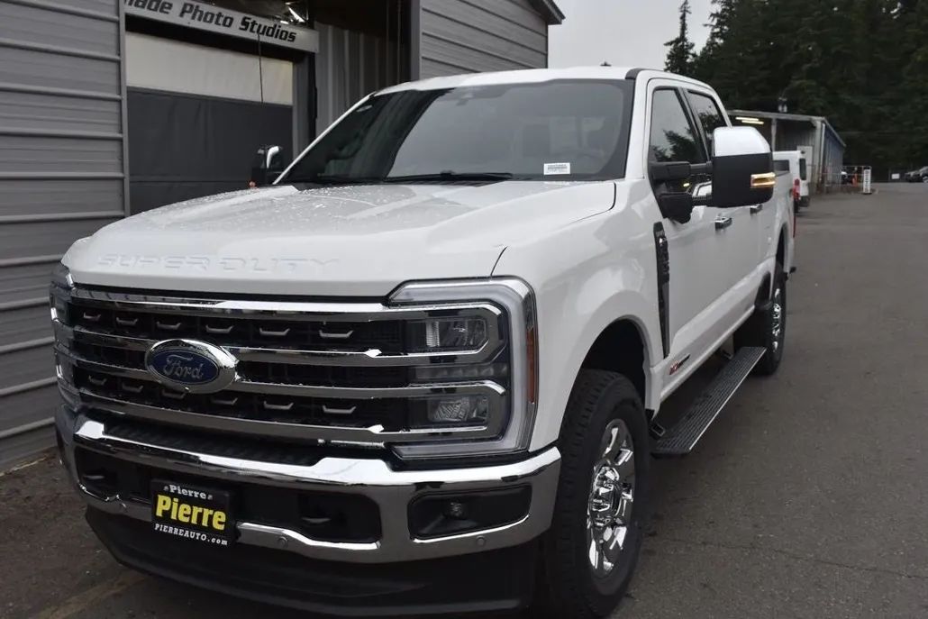 2025 Ford F-350 King Ranch photo 1