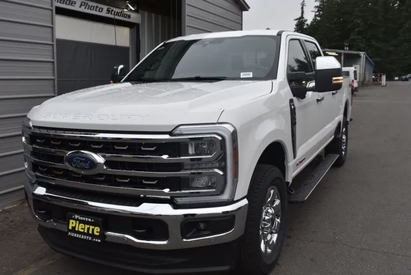 2025 Ford F-350 King Ranch photo 1